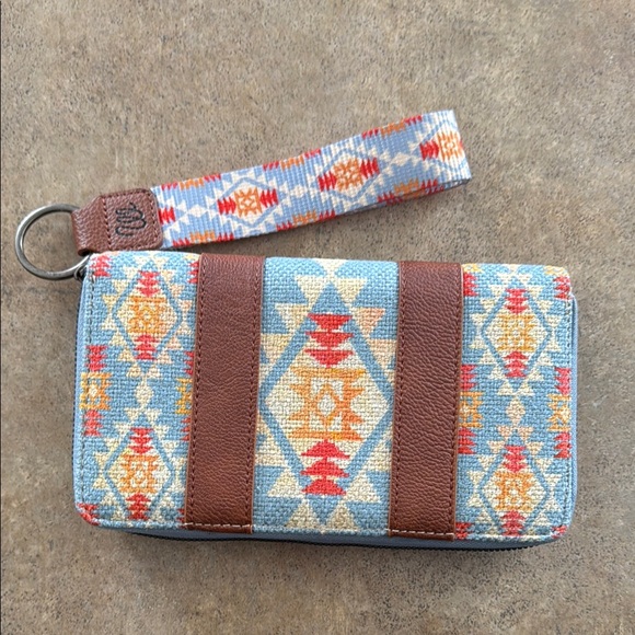 Wrangler Southwestern Wristlet Wallet - Picture 2 of 3